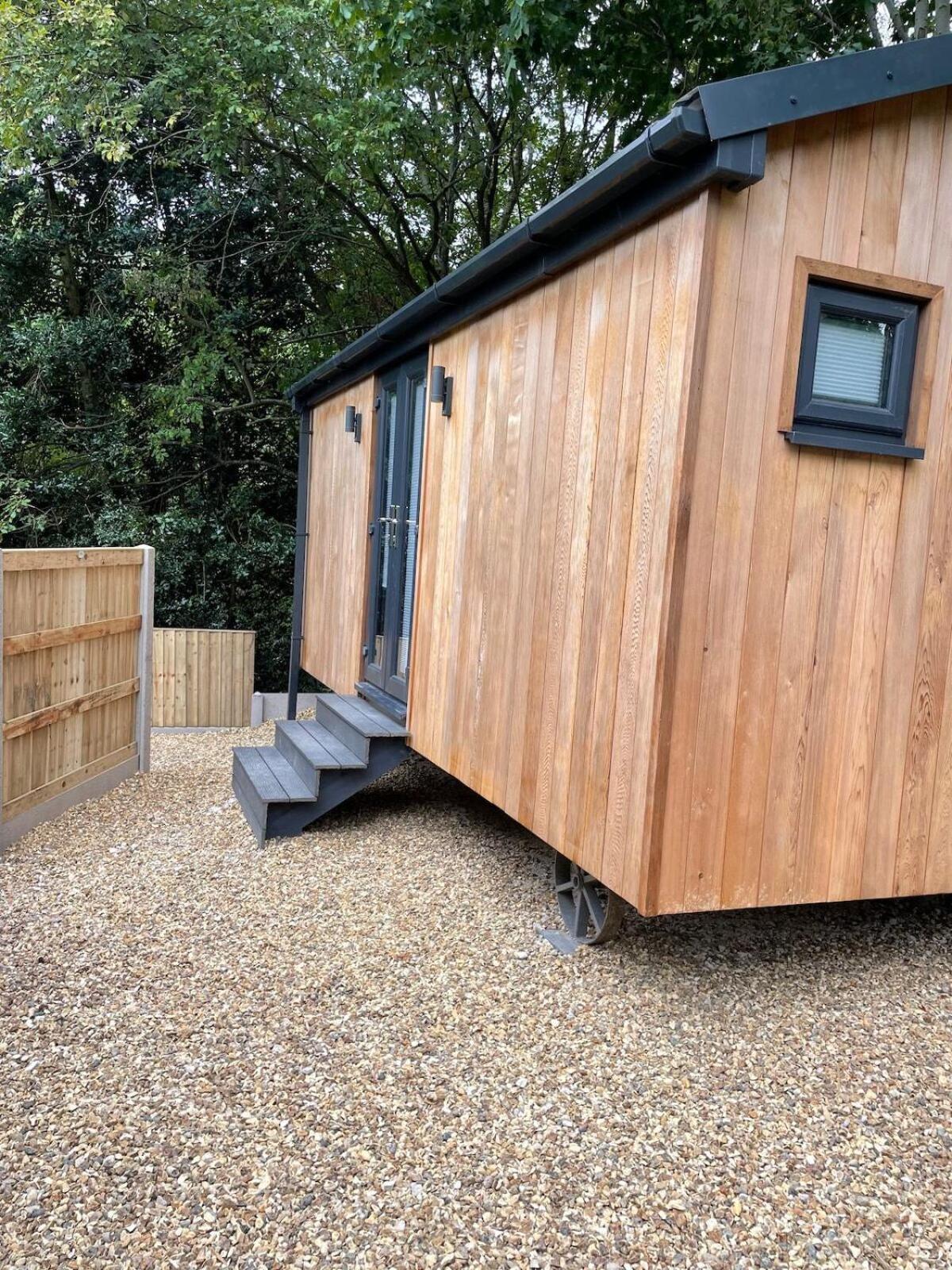 Dee Lodge With Private Hot Tub Llangollen Εξωτερικό φωτογραφία